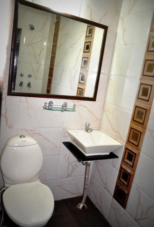 Hotel Peace Point - 1 Min Walking Distance From Station New Delhi Chambre photo