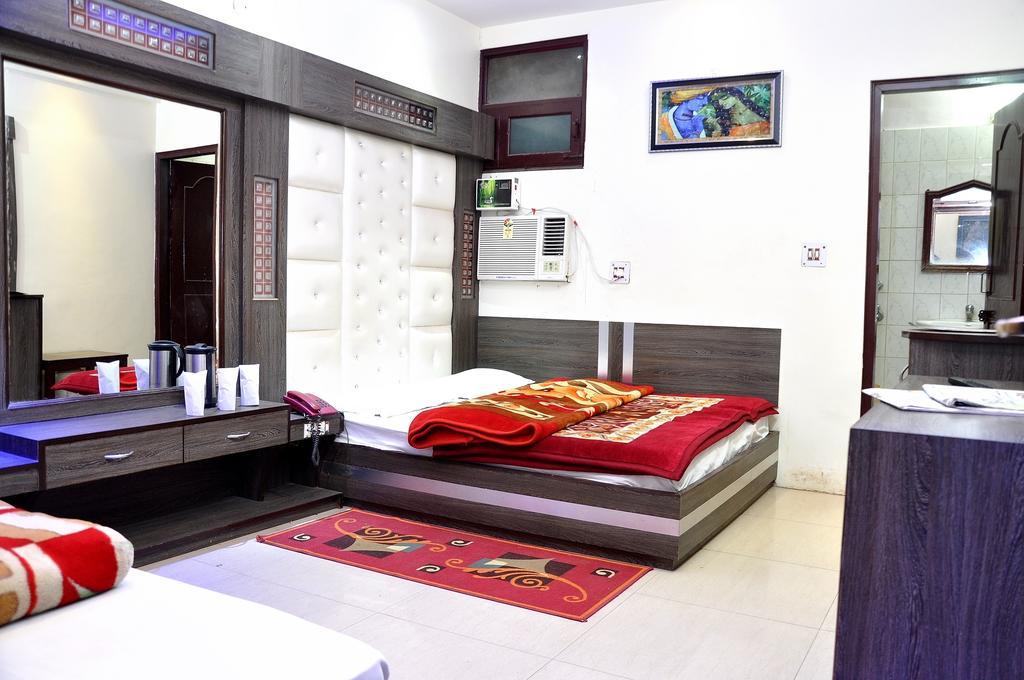Hotel Peace Point - 1 Min Walking Distance From Station New Delhi Chambre photo