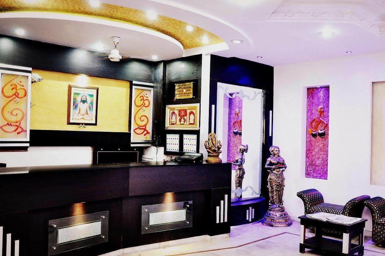 Hotel Peace Point - 1 Min Walking Distance From Station New Delhi Extérieur photo