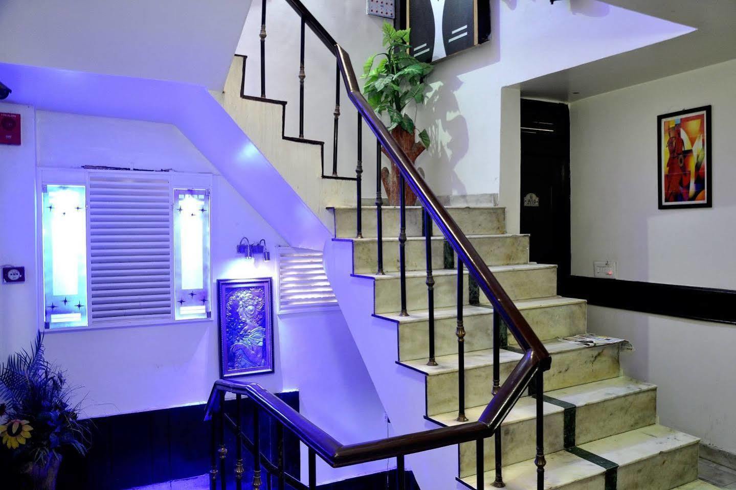 Hotel Peace Point - 1 Min Walking Distance From Station New Delhi Extérieur photo