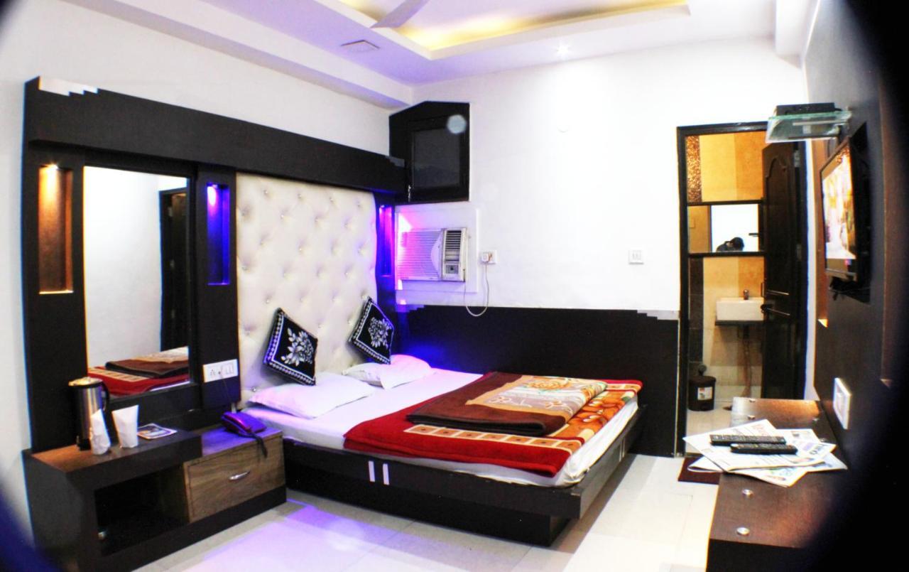Hotel Peace Point - 1 Min Walking Distance From Station New Delhi Extérieur photo