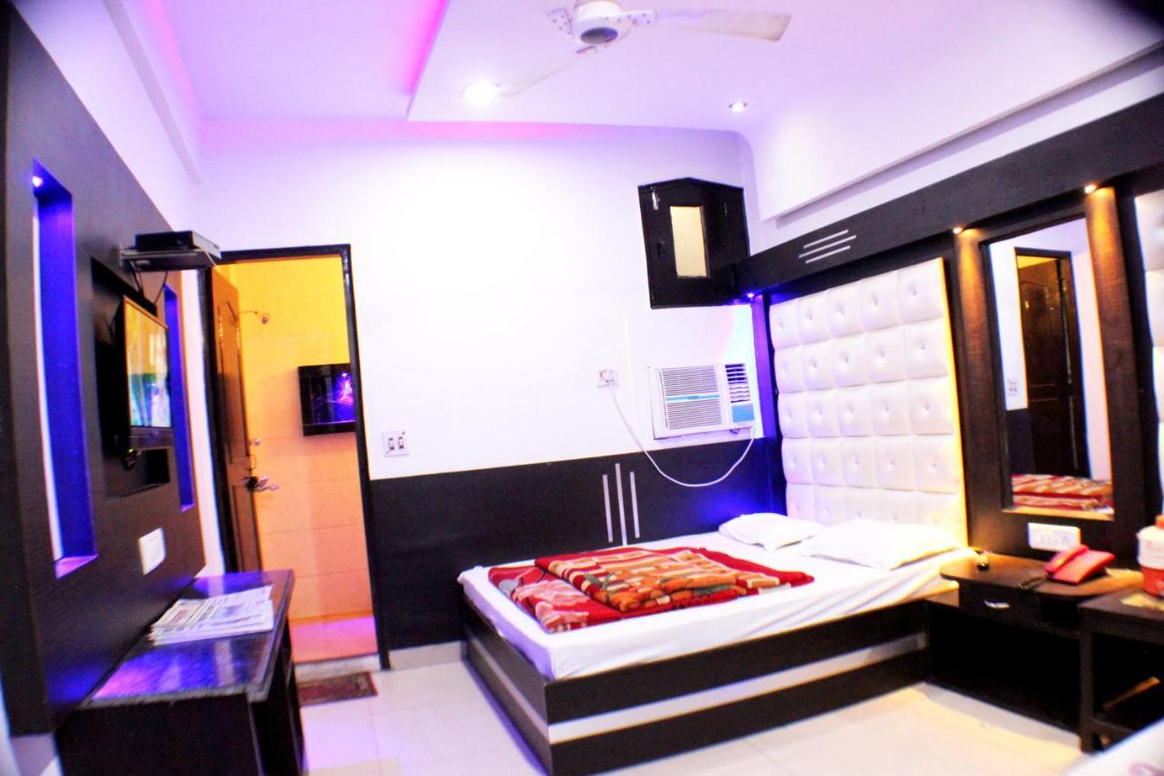 Hotel Peace Point - 1 Min Walking Distance From Station New Delhi Extérieur photo